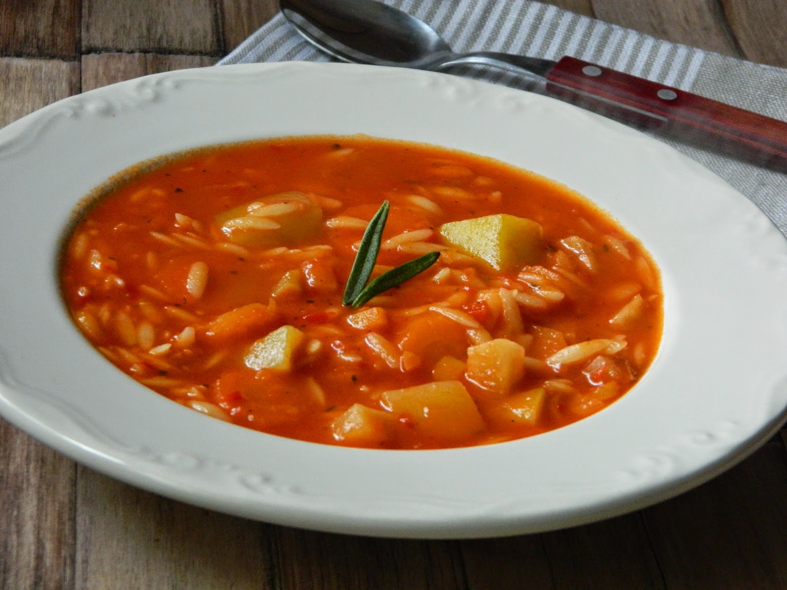 Supa de rosii cu legume si risoni