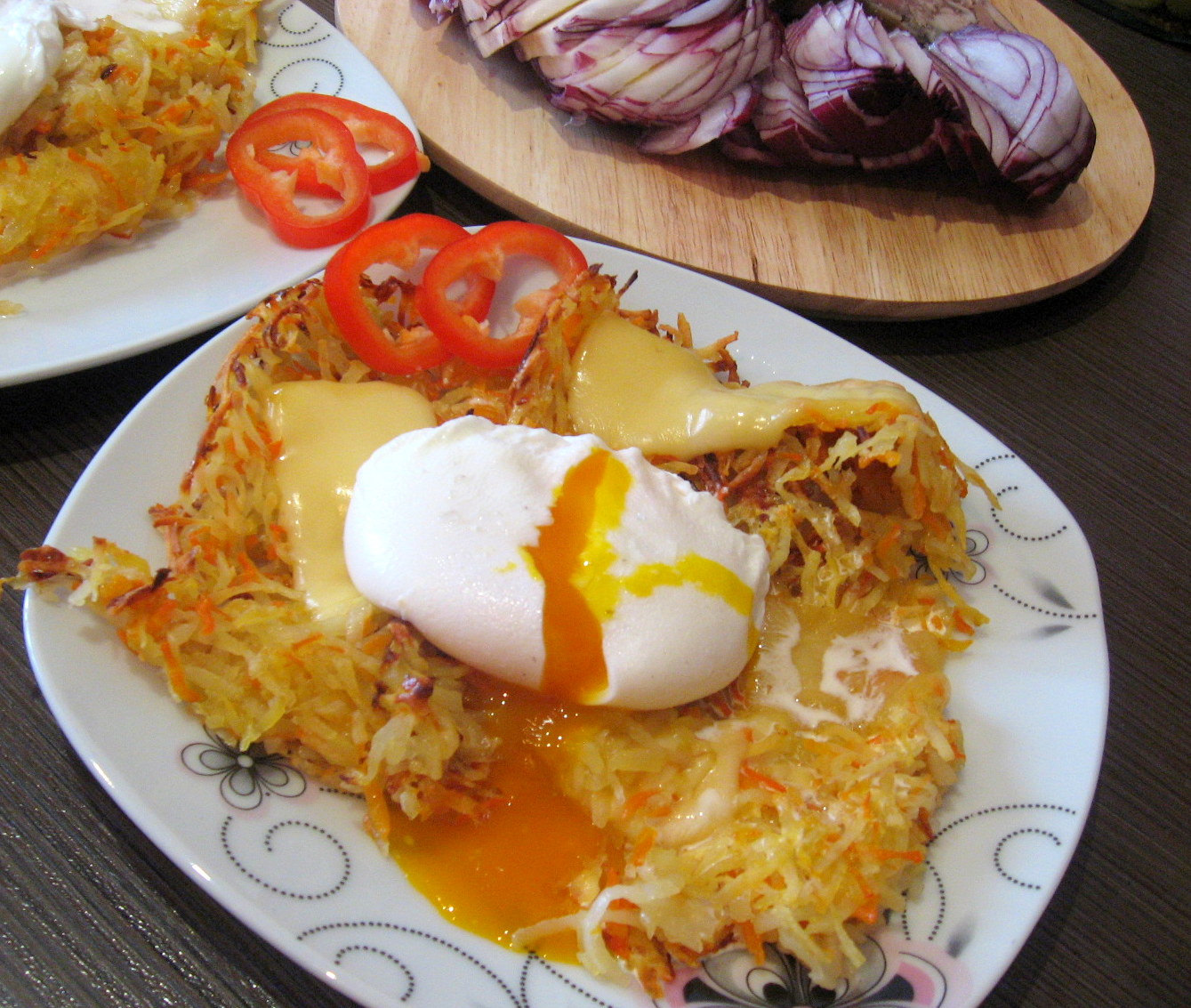 Rosti de cartofi cu ou posat