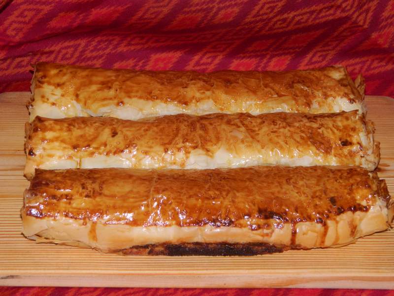 Strudel cu branza si visine