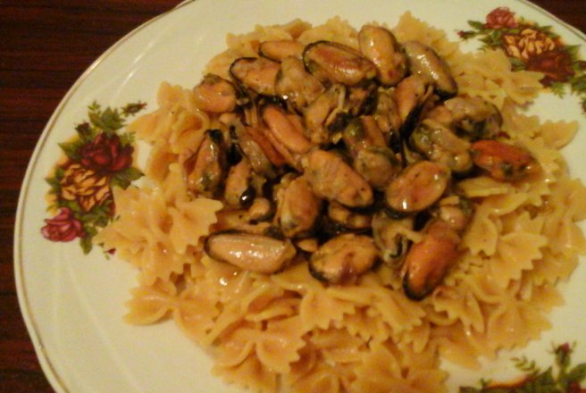 Mini farfalle cu miez de scoici