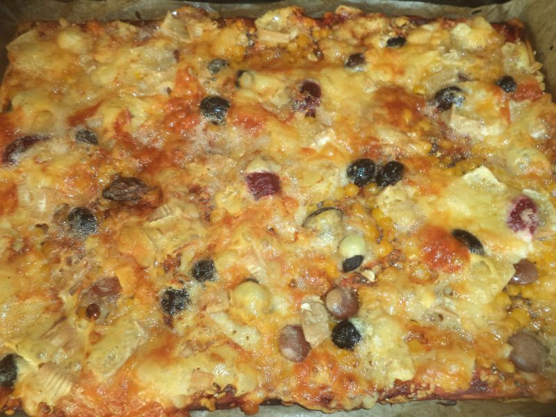 Tarta foietaj cu porumb si branzeturi