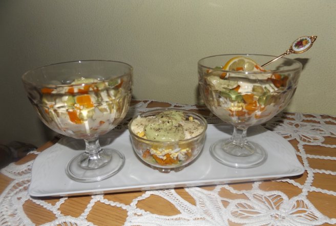 Salata cu somon si avocado