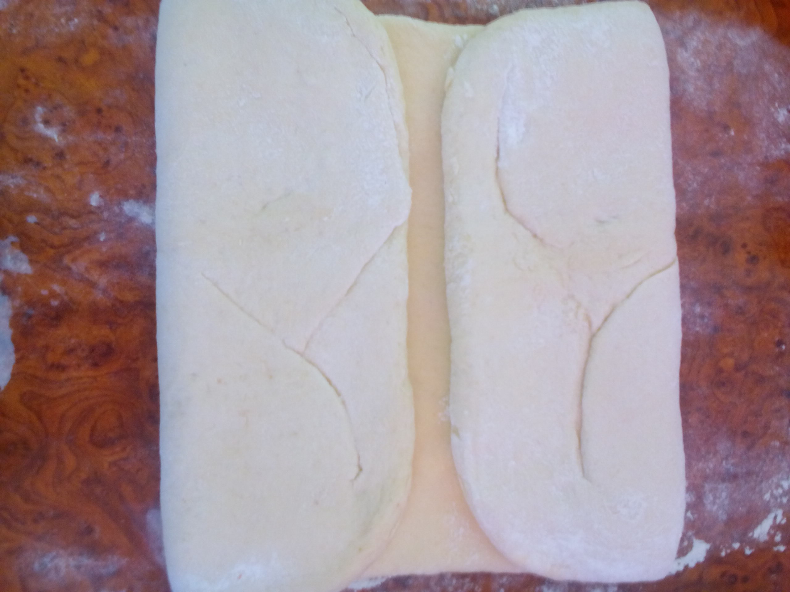 Croissante cu ciocolata