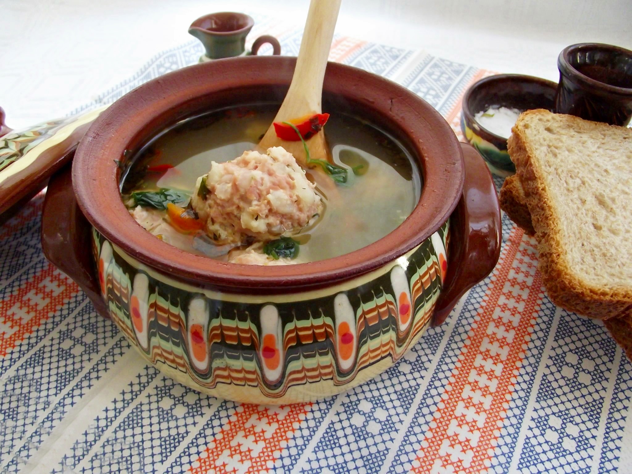 Ciorba de perisoare din carne de vitel, cu tarhon