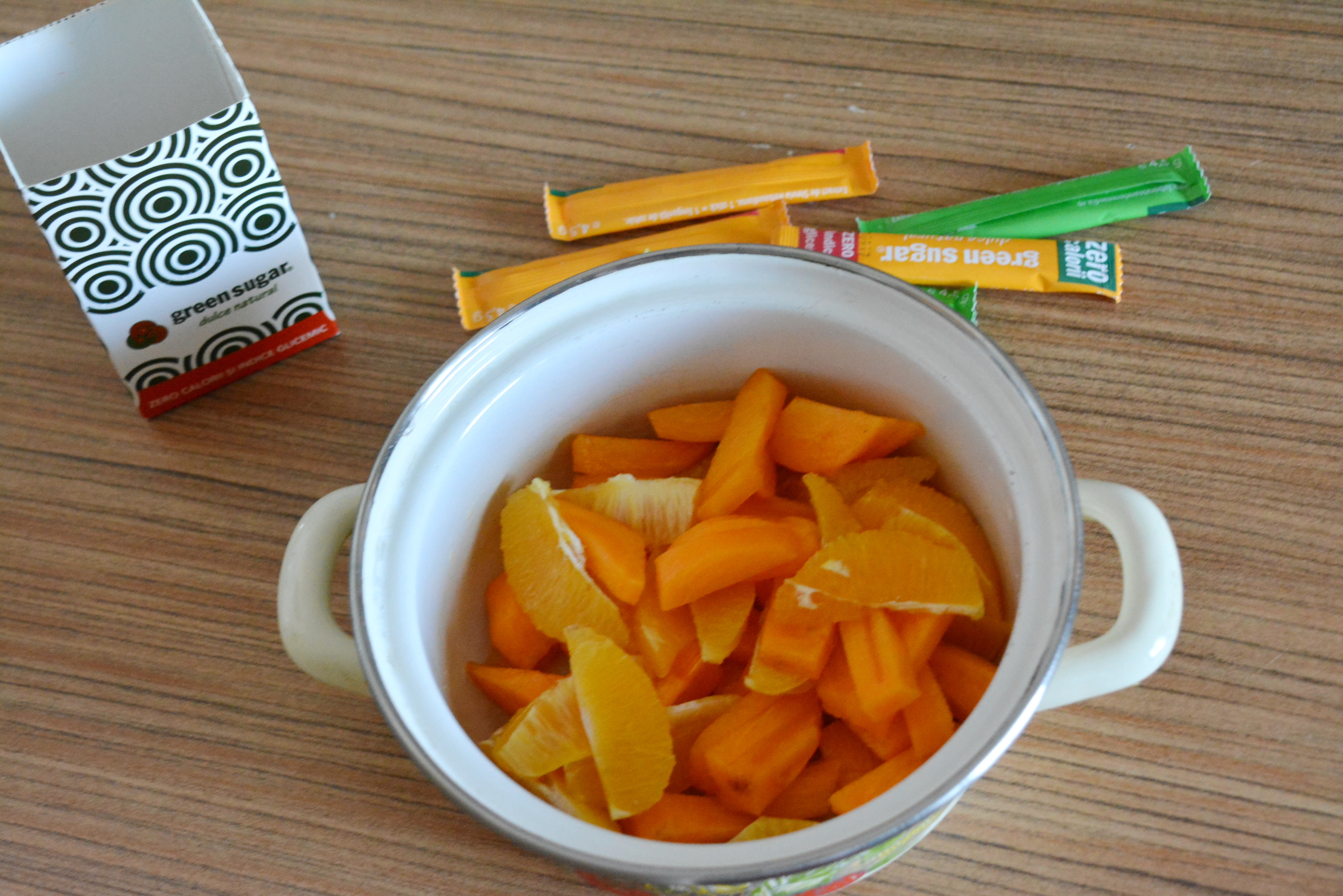 Tort cu capsuni si portocale