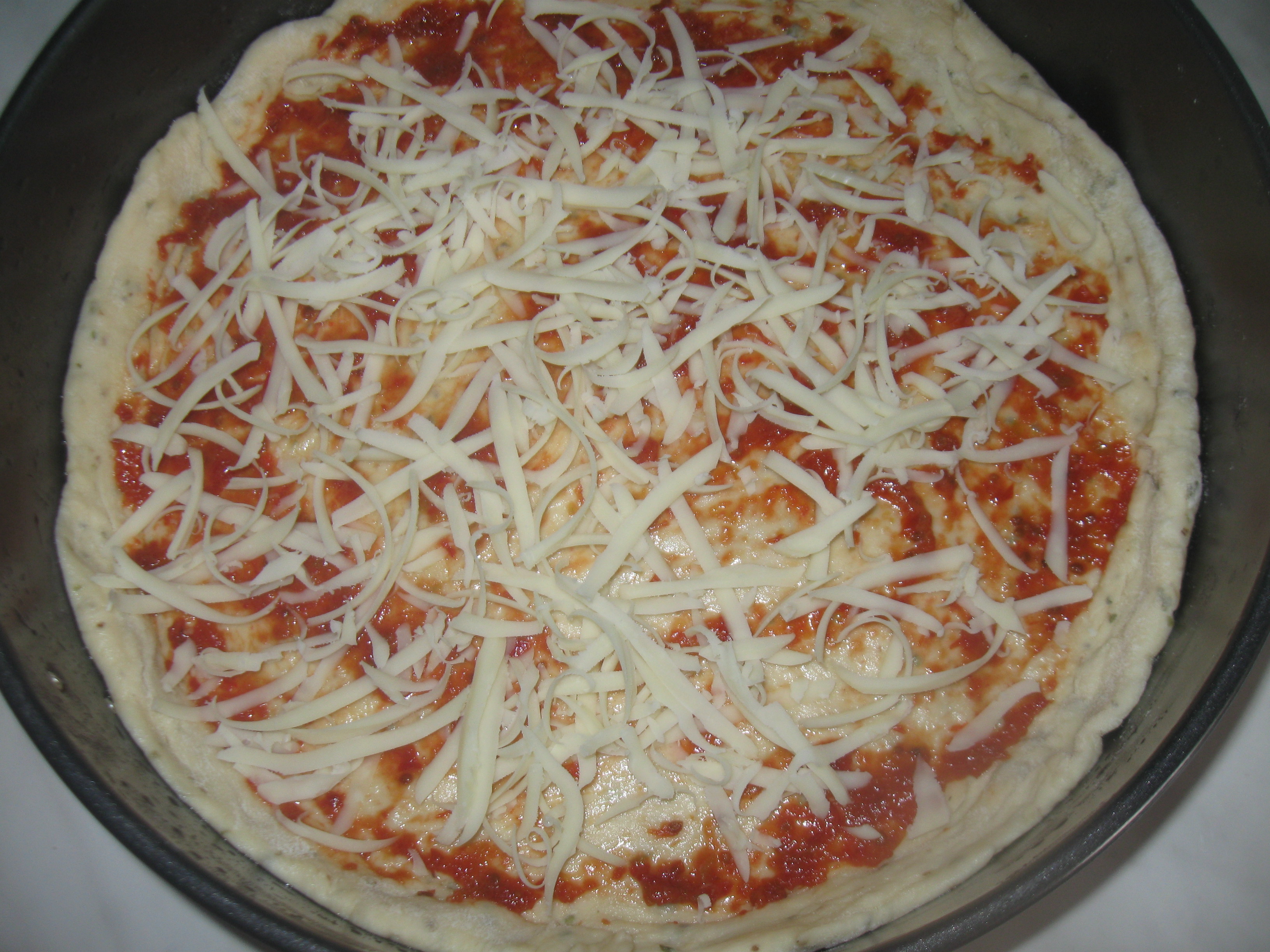 Pizza cu ananas si piept de pui