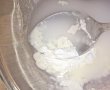 Desert prajitura cu nuca, ciocolata, crema de vanilie si jeleu de capsuni-31