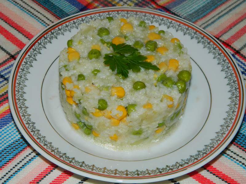 Orez cu mazare si porumb