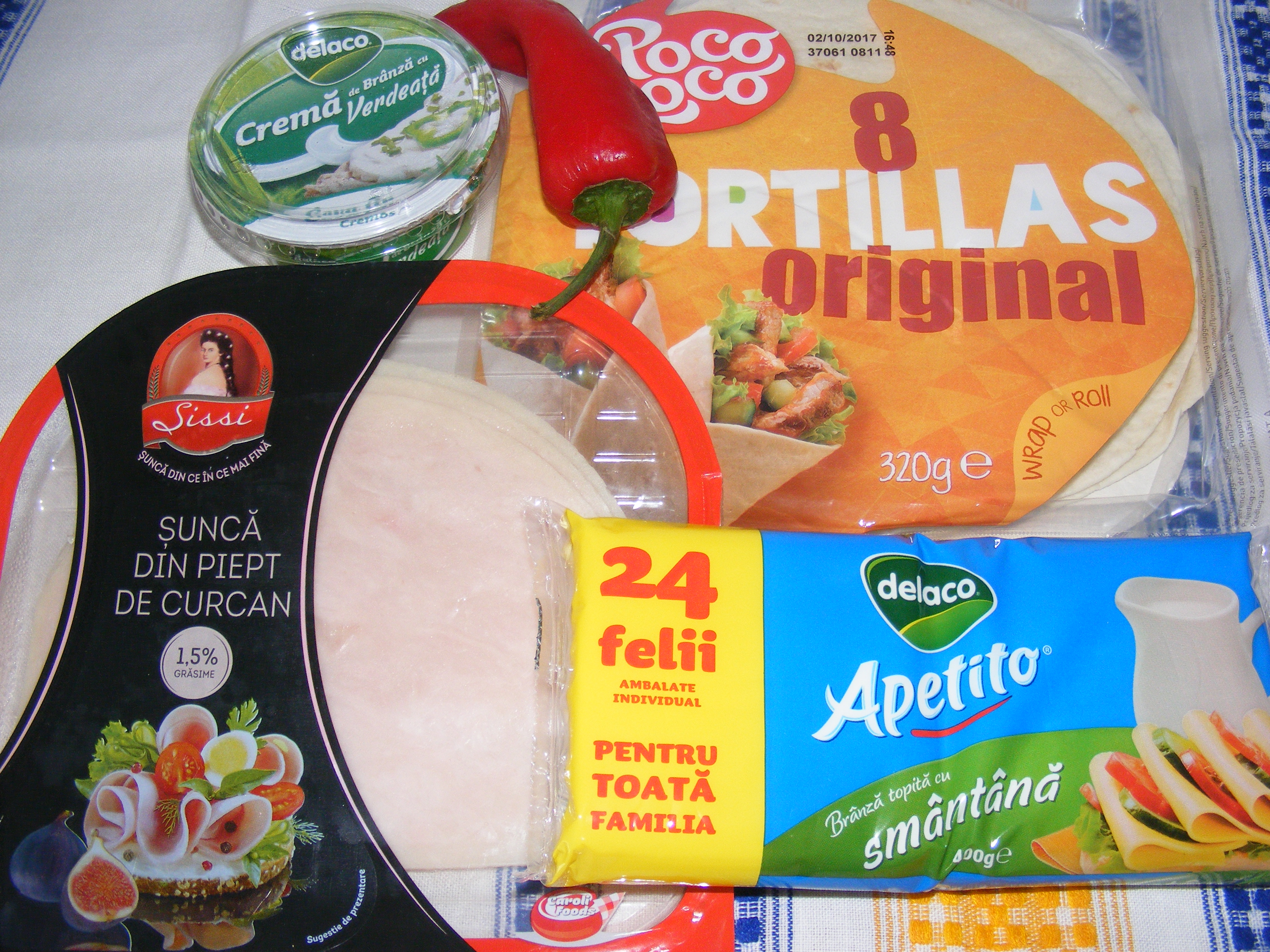 Aperitiv rulada cu sunca si branzeturi