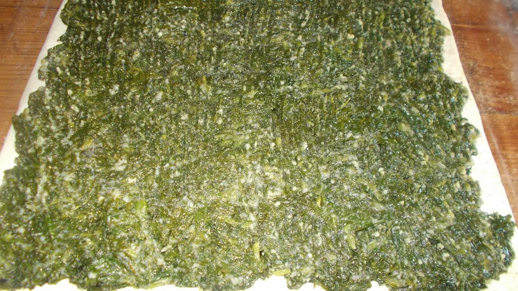 Aperitiv melci din foietaj cu spanac si parmezan