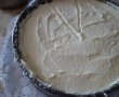 Desert tort cu mousse de ciocolata si capsuni glazurate-5
