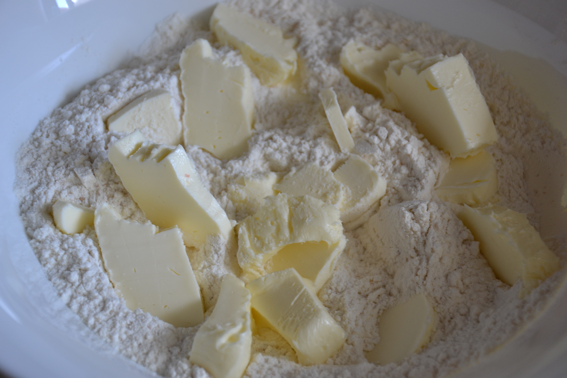 Desert crumble cu capsuni si rubarba - reteta cu nr. 300