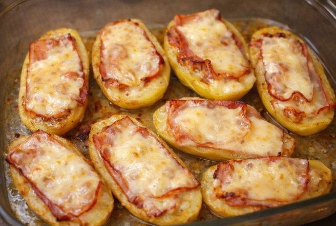 Aperitiv cartofi umpluti la cuptor