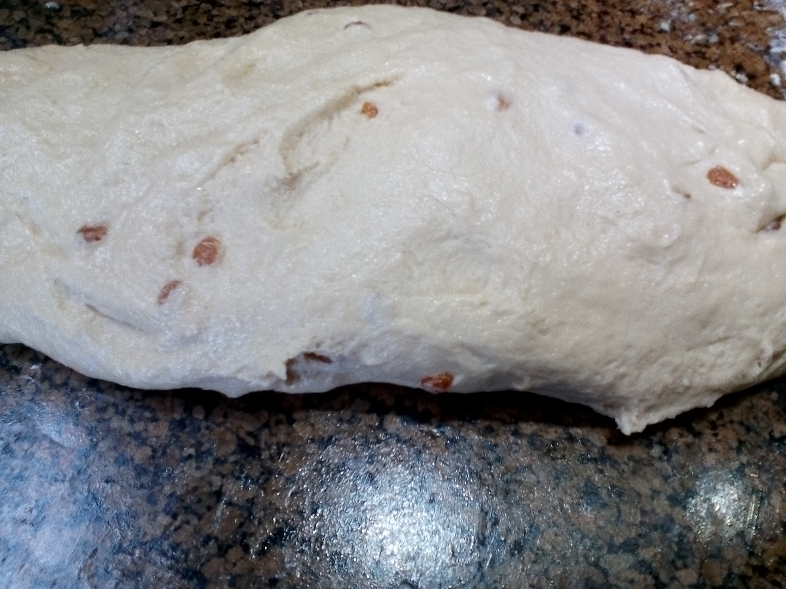 Desert cozonac moldovenesc cu crema de nuca si ciocolata