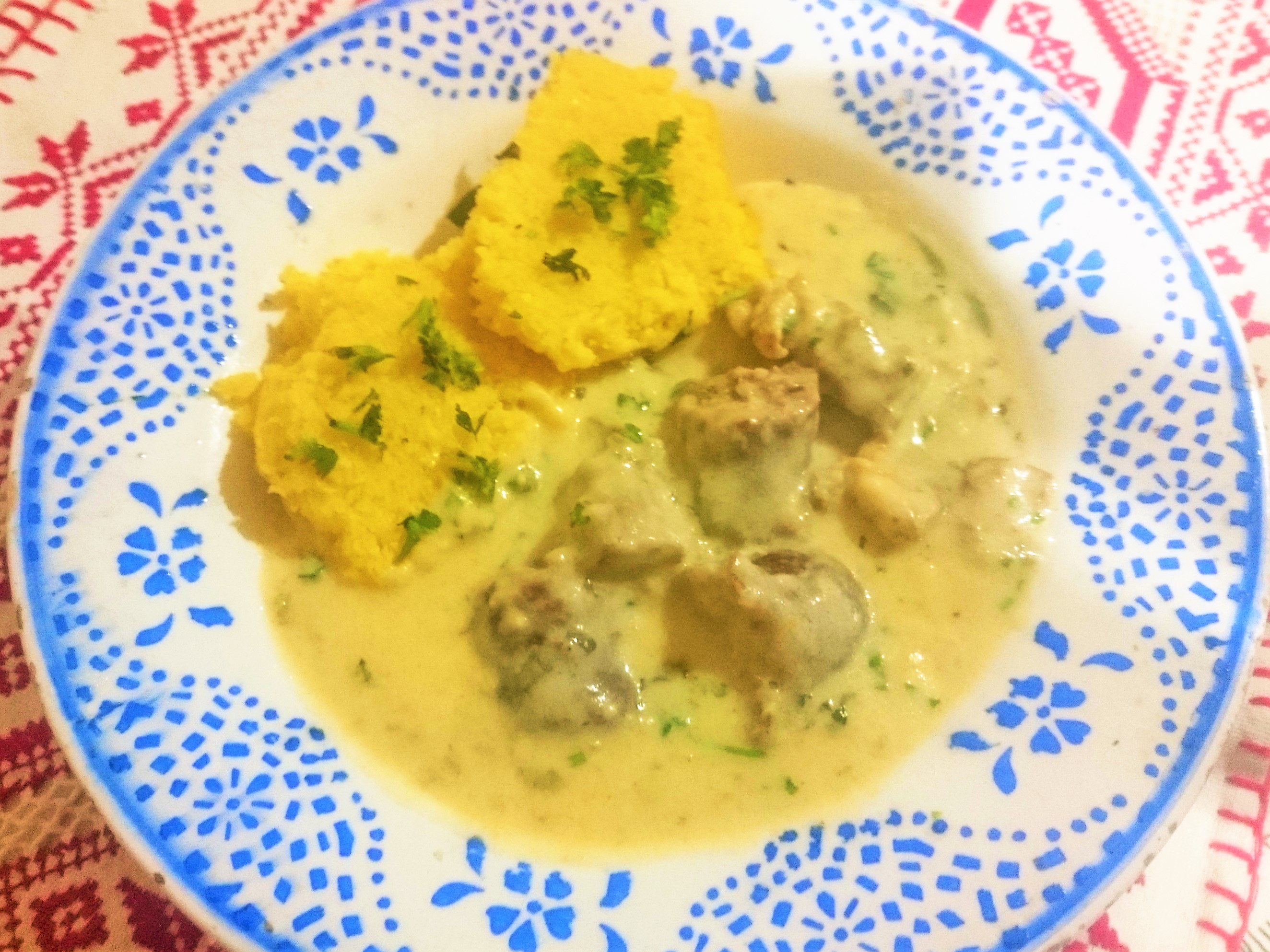 Tocanita ardeleneasca de porc, cu carnati afumati