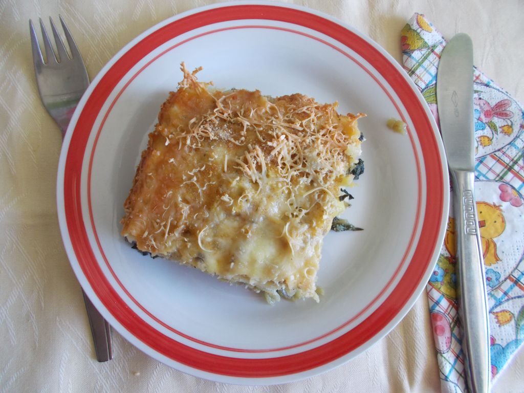 Gratin de cartofi cu urzici si cascaval