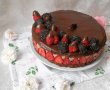 Tort cu ciocolata si capsune-4