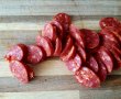 Cartofi crocanti la cuptor cu Chorizo, oua ochiuri si sos picant-5
