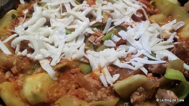 Dovlecei sotati, cu ton, sos de rosii si ricotta