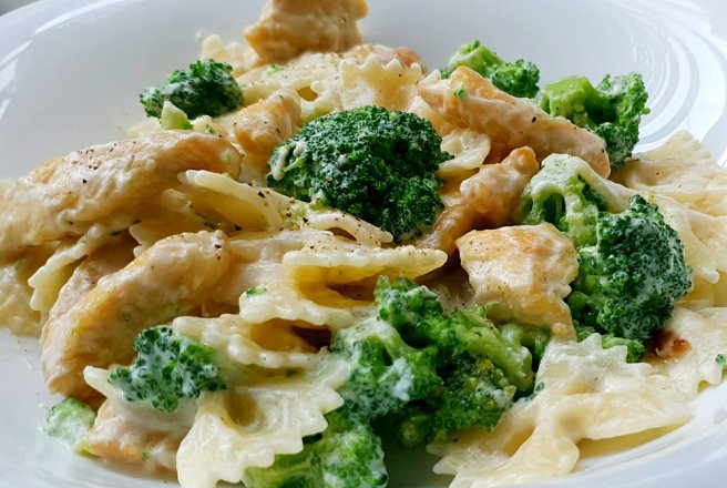 Paste cu broccoli si piept de pui - Reteta rapida si sanatoasa