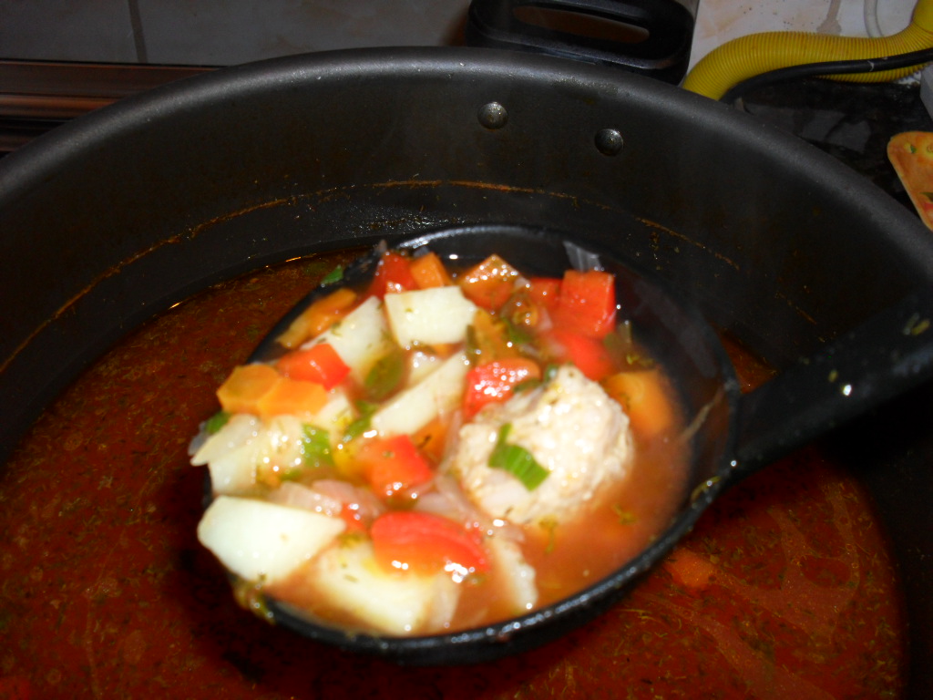 Ciorba de rosii cu perisoare