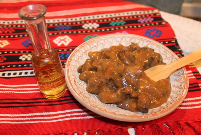 Ciuperci brune cu sos de vin