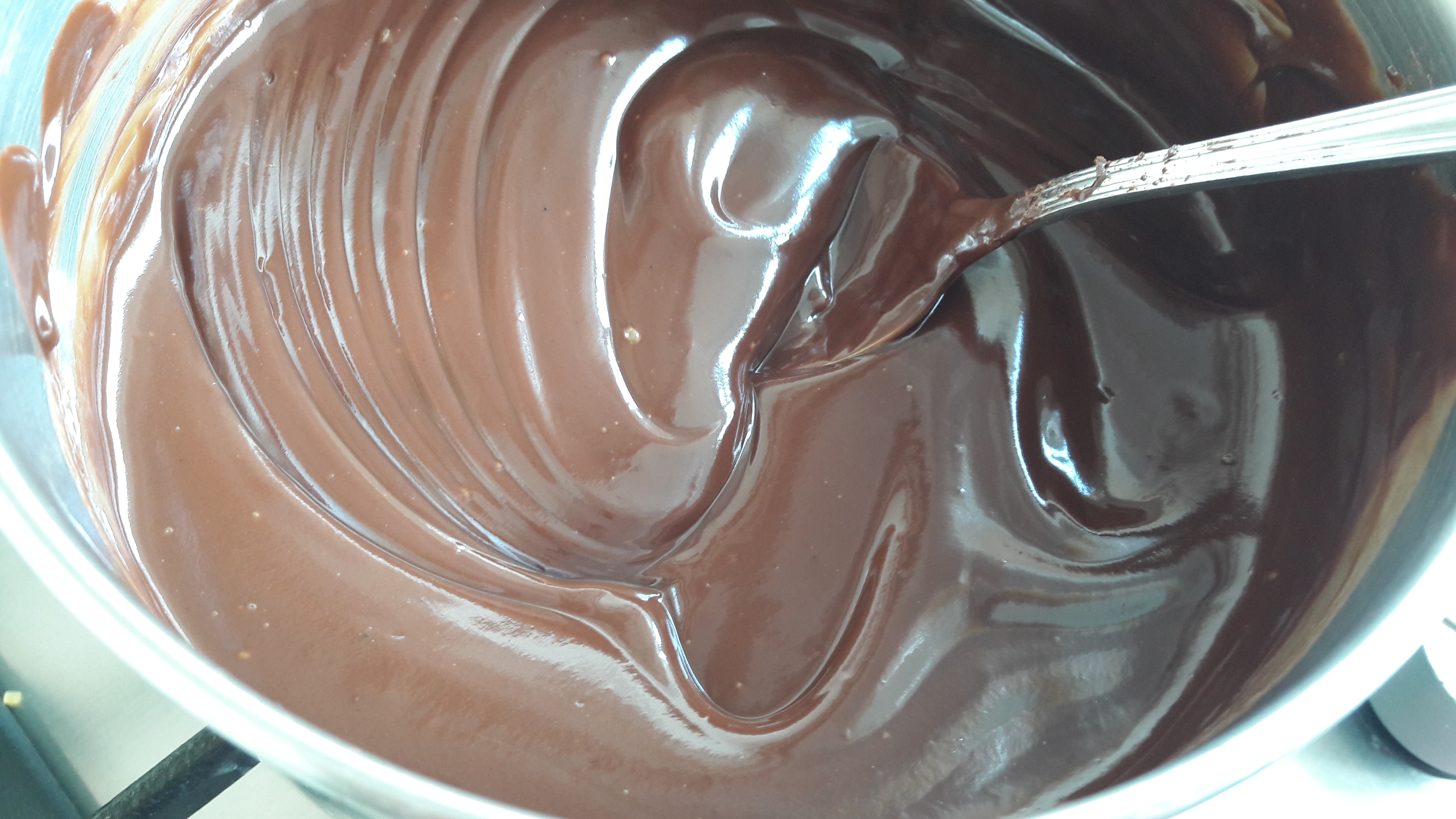 Prajitura cu crema de ciocolata si zmeura