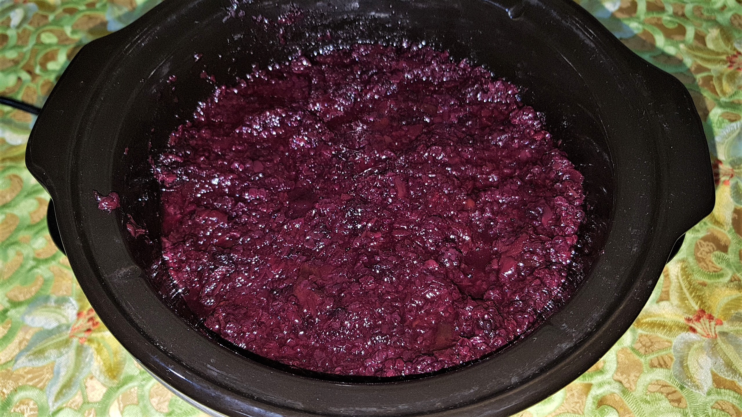 Dulceata de mure, mere si scortisoara la slow cooker Crock-Pot