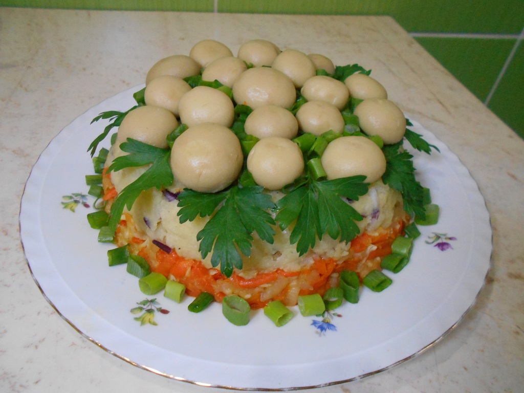 Salata Poienita cu ciuperci, de post