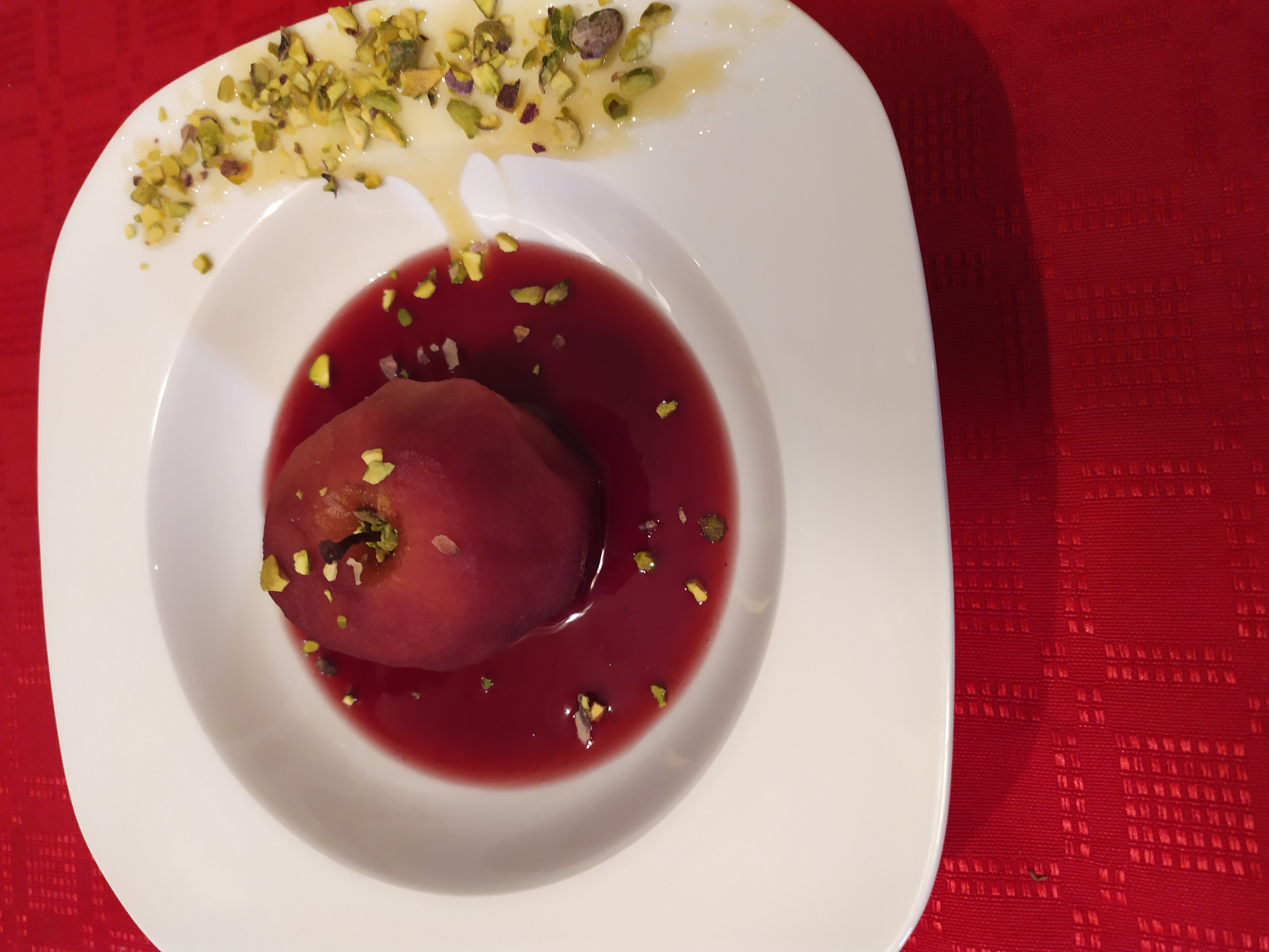 Desert pere si mere posate in vin