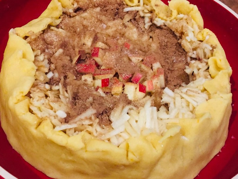 Desert tarta rustica cu mere, scortisoara si vanilie