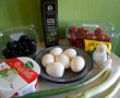 Salata cu oua, rosii cherry si mini mozzarella-2