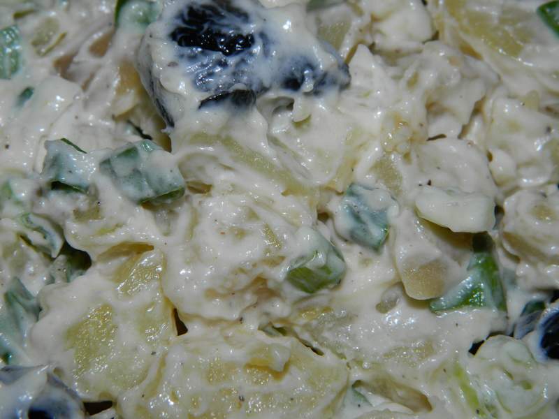 Salata de cartofi cu ceapa verde