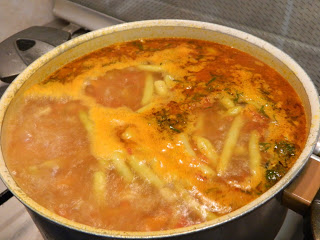 Bors taranesc de fasole pastai cu carne de pui