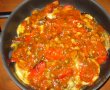 Pulpe de pui la gratar cu legume in sos de rosii-5