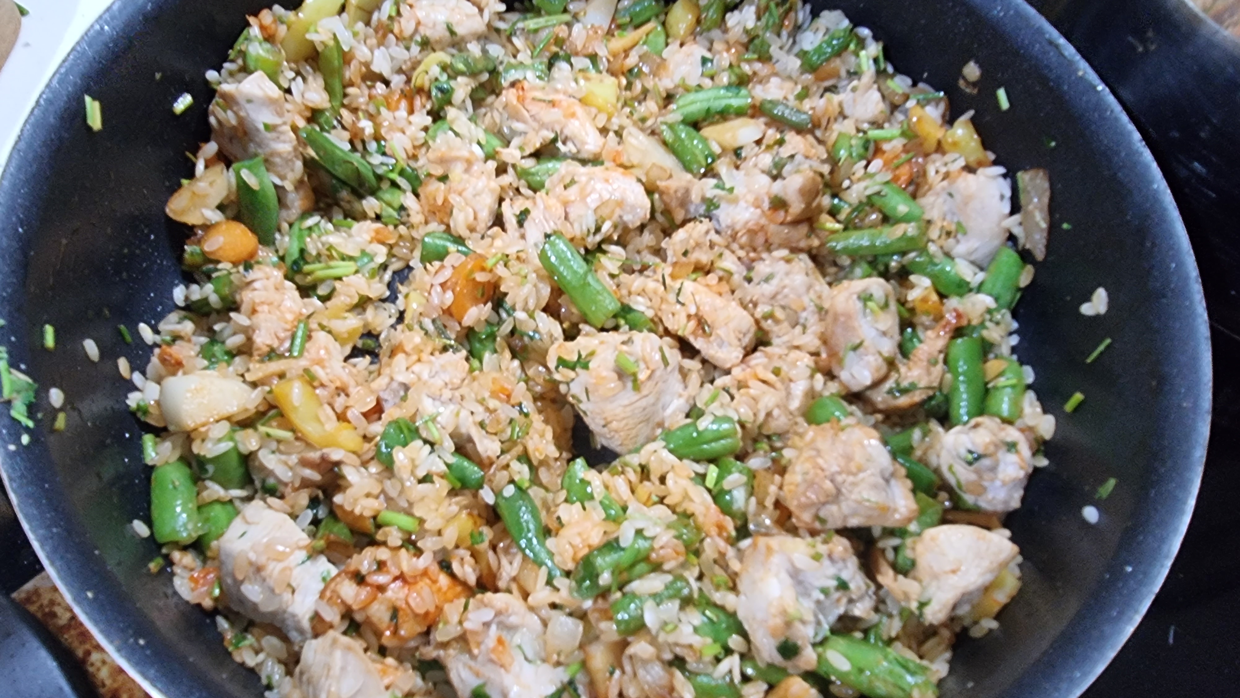 Piept de pui cu orez si fasole verde