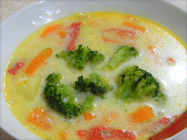 Supa de broccoli cu cartofi si smantana