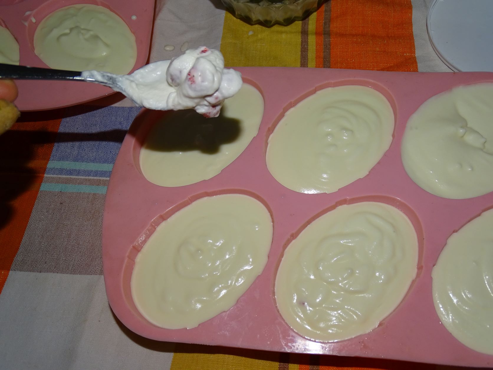 Desert oua dulci cu fragi