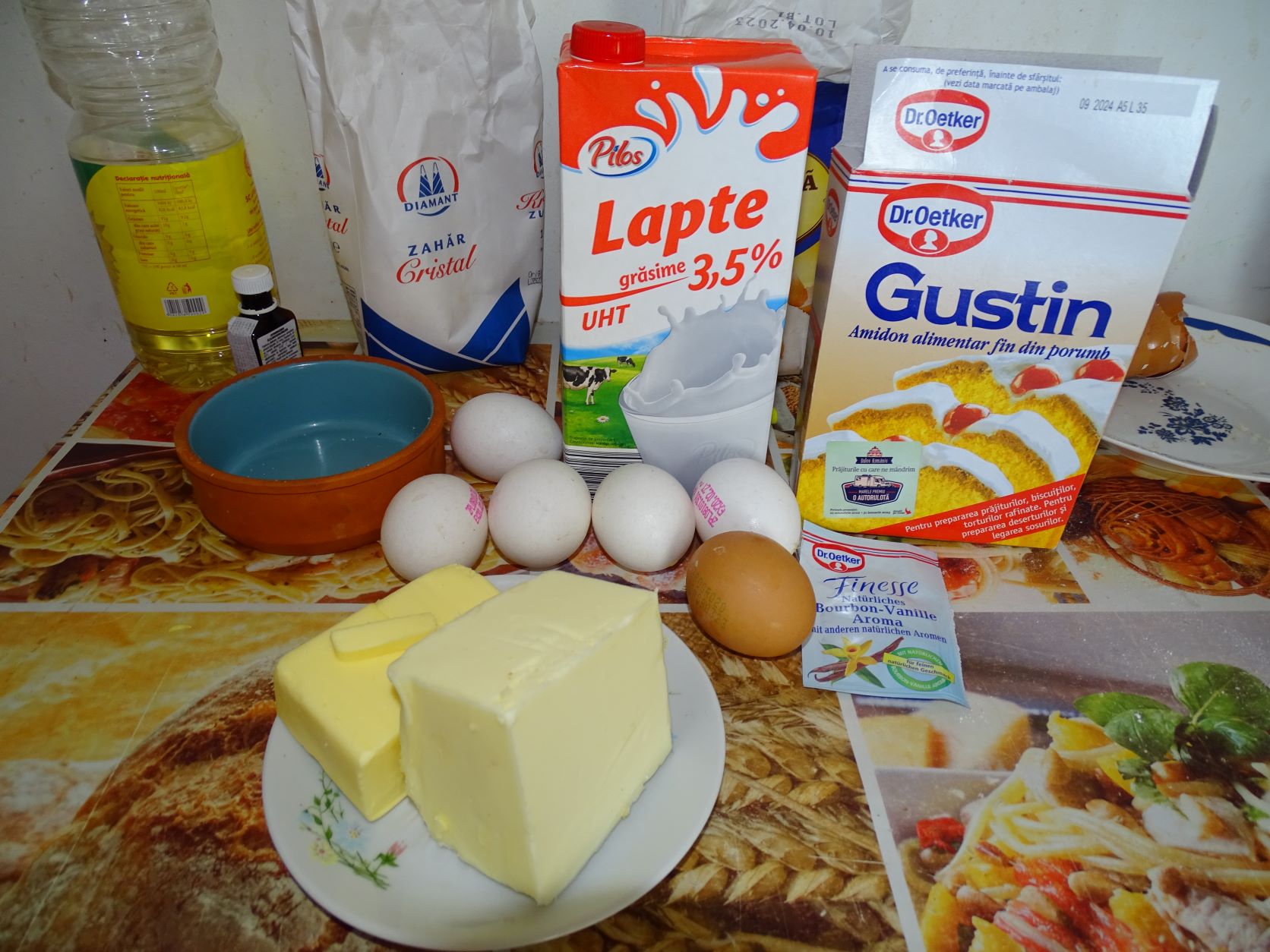 Reteta de tort cu crema de vanilie cu unt si krant