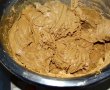 Reteta de tort cu crema de unt cu ciocolata si jeleu de coacaze rosii-30