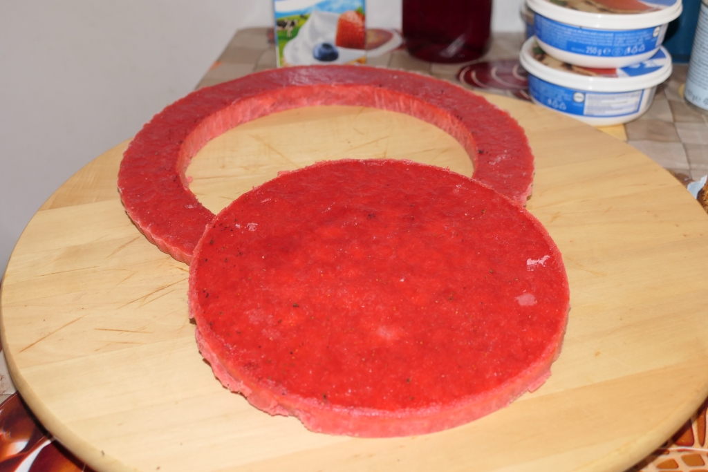 Tort cu jeleu de capsuni - Desertul racoritor si delicios