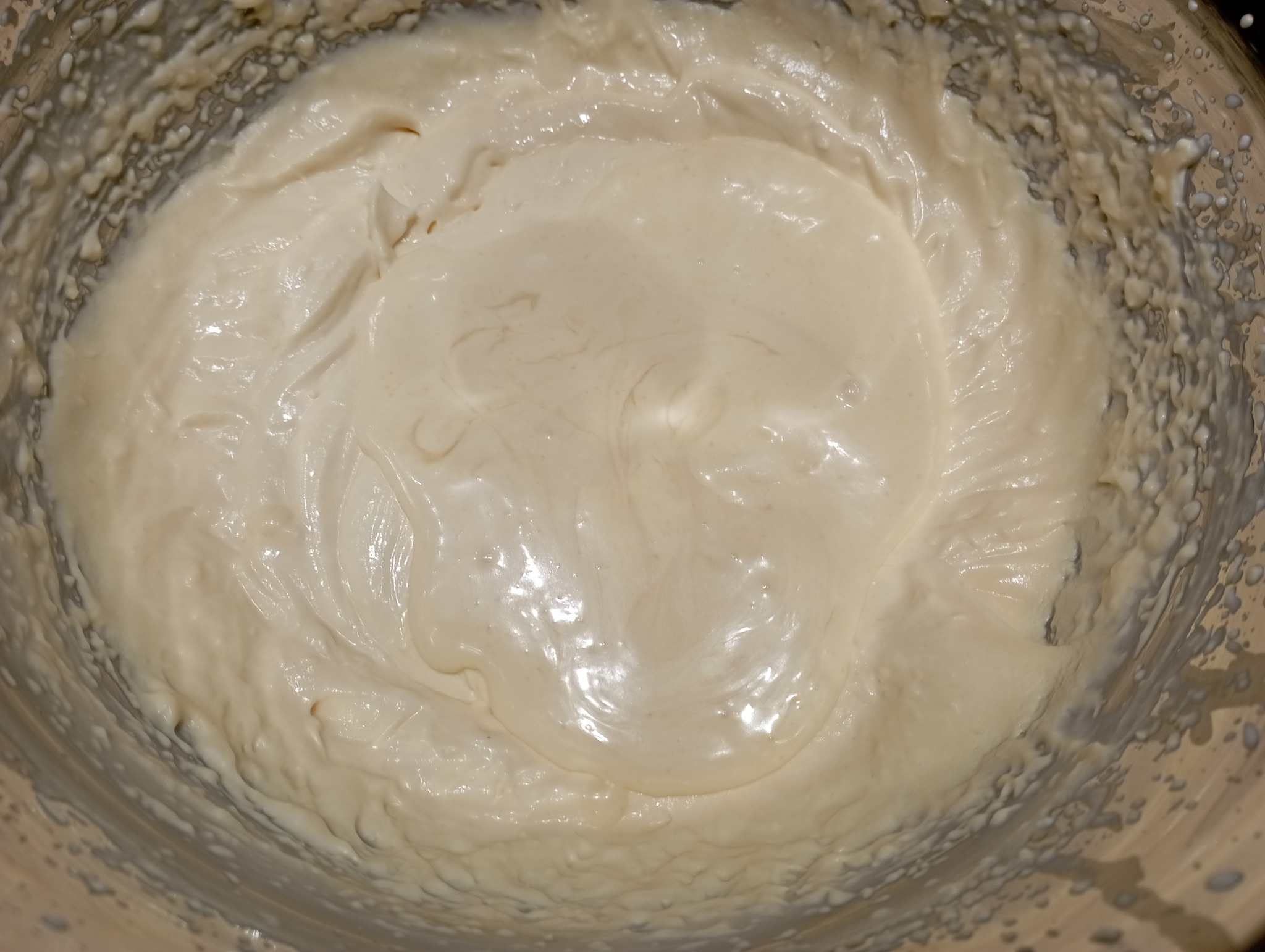 Tort cu visine, ciocolata si crema de piersici - Desertul festiv si delicios