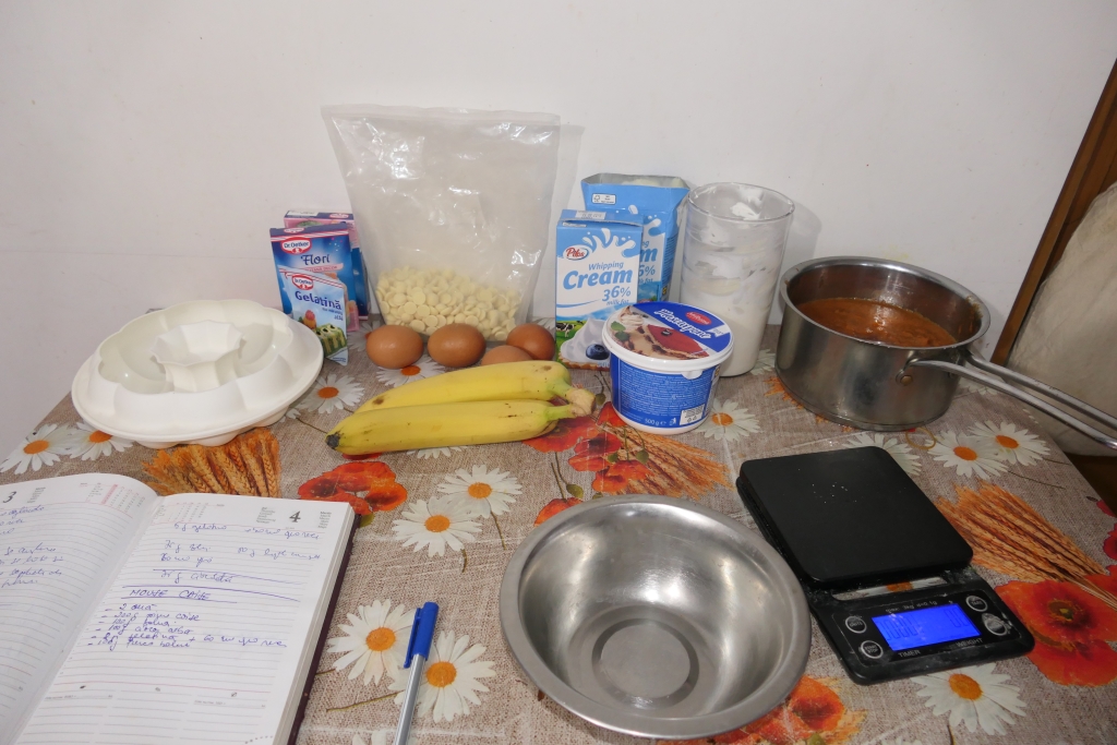 Desert cu caise si banane - Deliciu fin si aromat