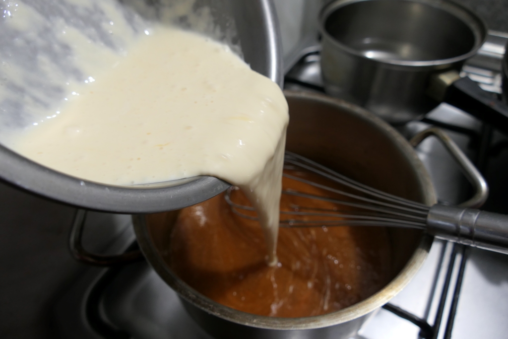 Desert cu caise si banane - Deliciu fin si aromat