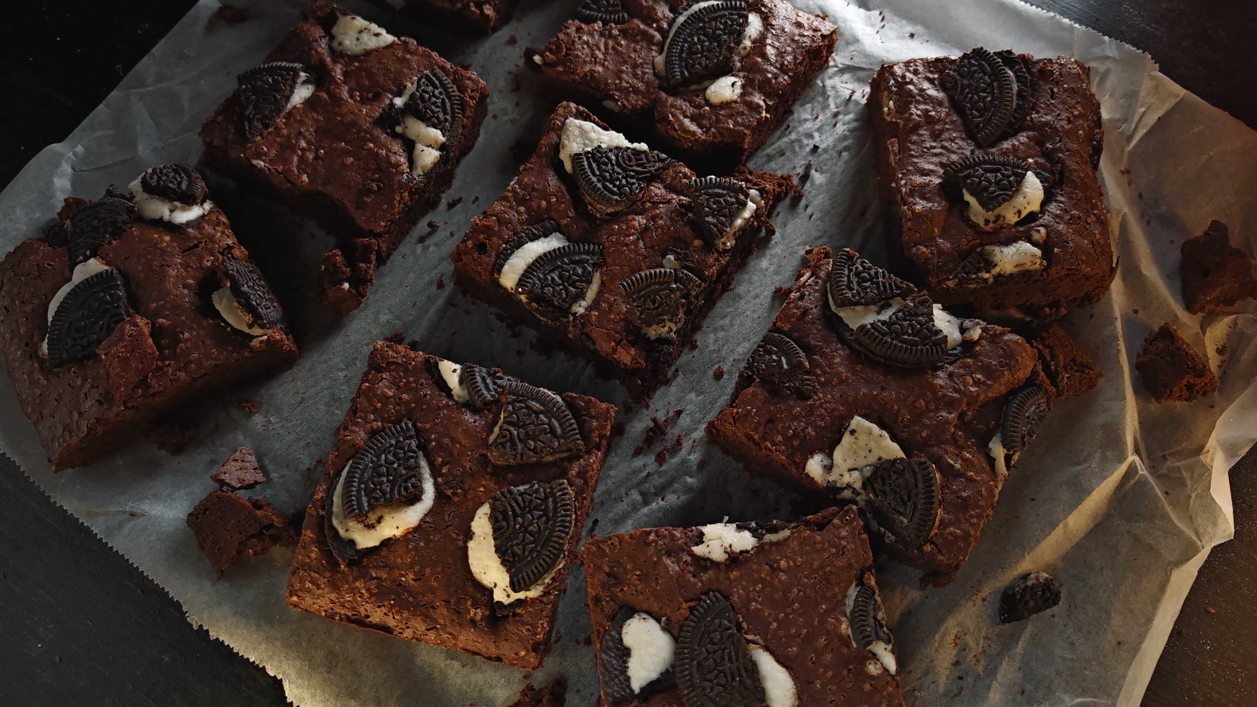 Brownie cu oreo - Desertul decadent care te cucerește