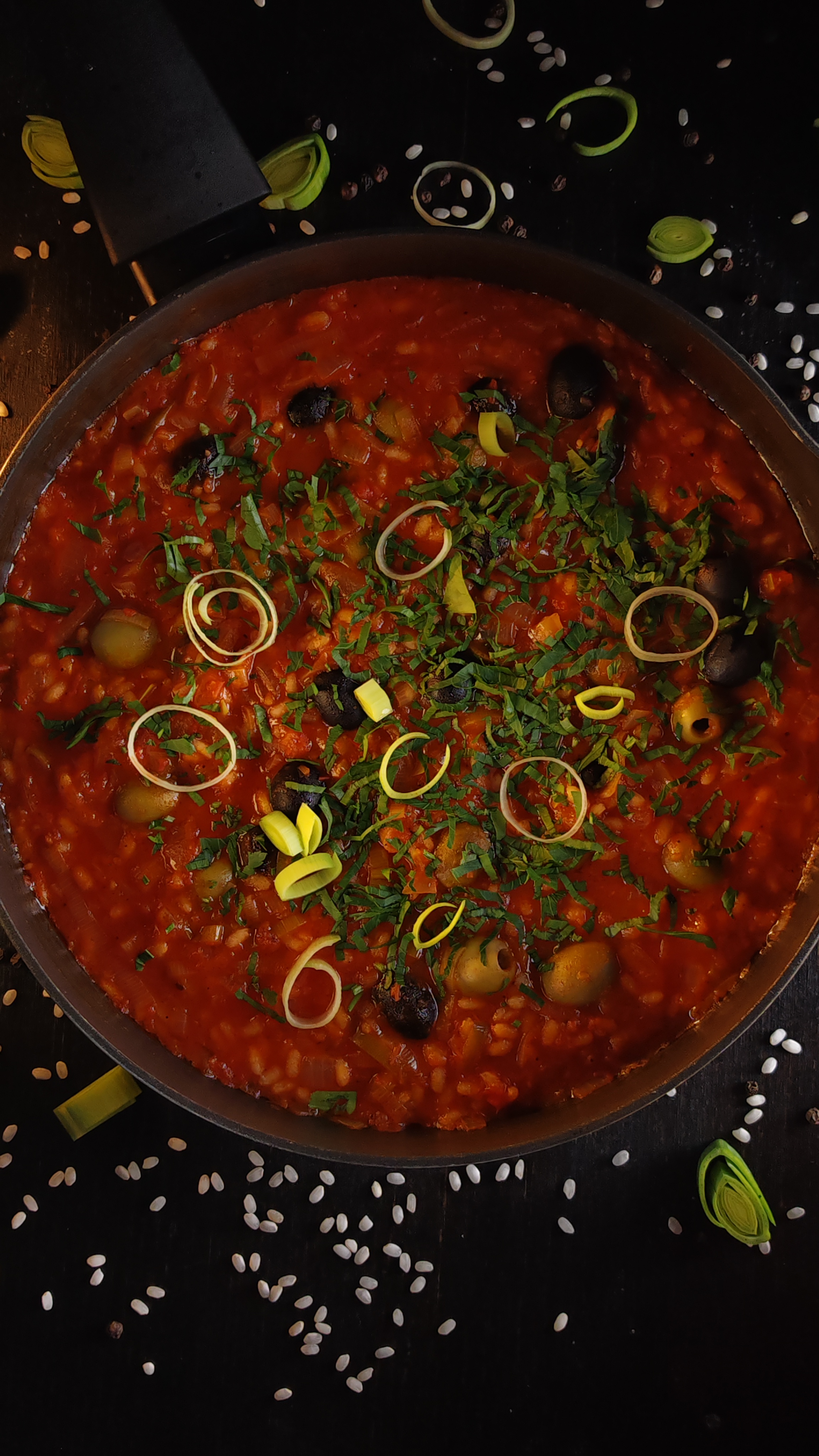 Mâncare de praz cu orez și măsline - Rețeta gustoasă de post