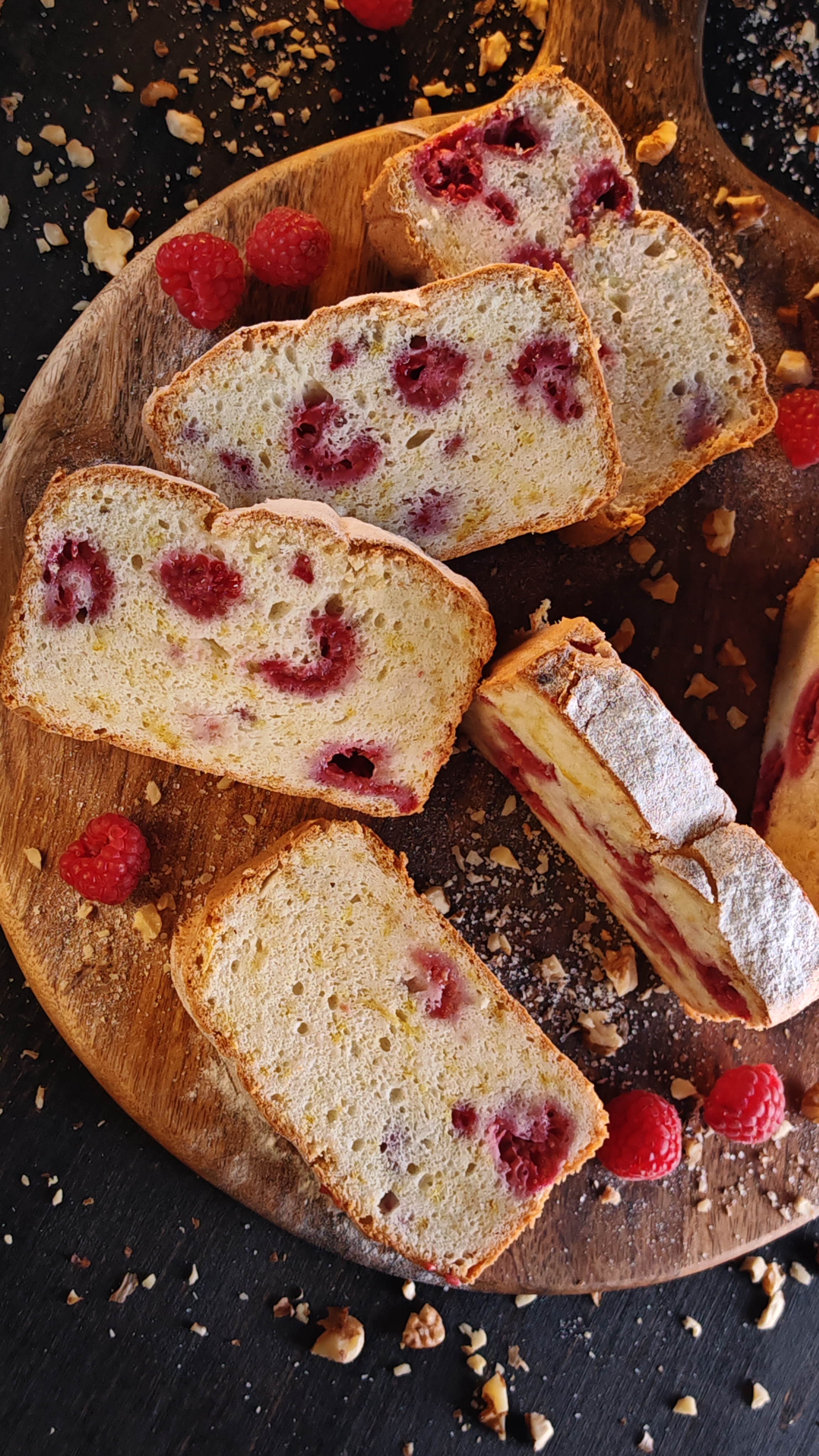 Chec din albușuri cu zmeură și lămâie - Deliciu aromat și pufos