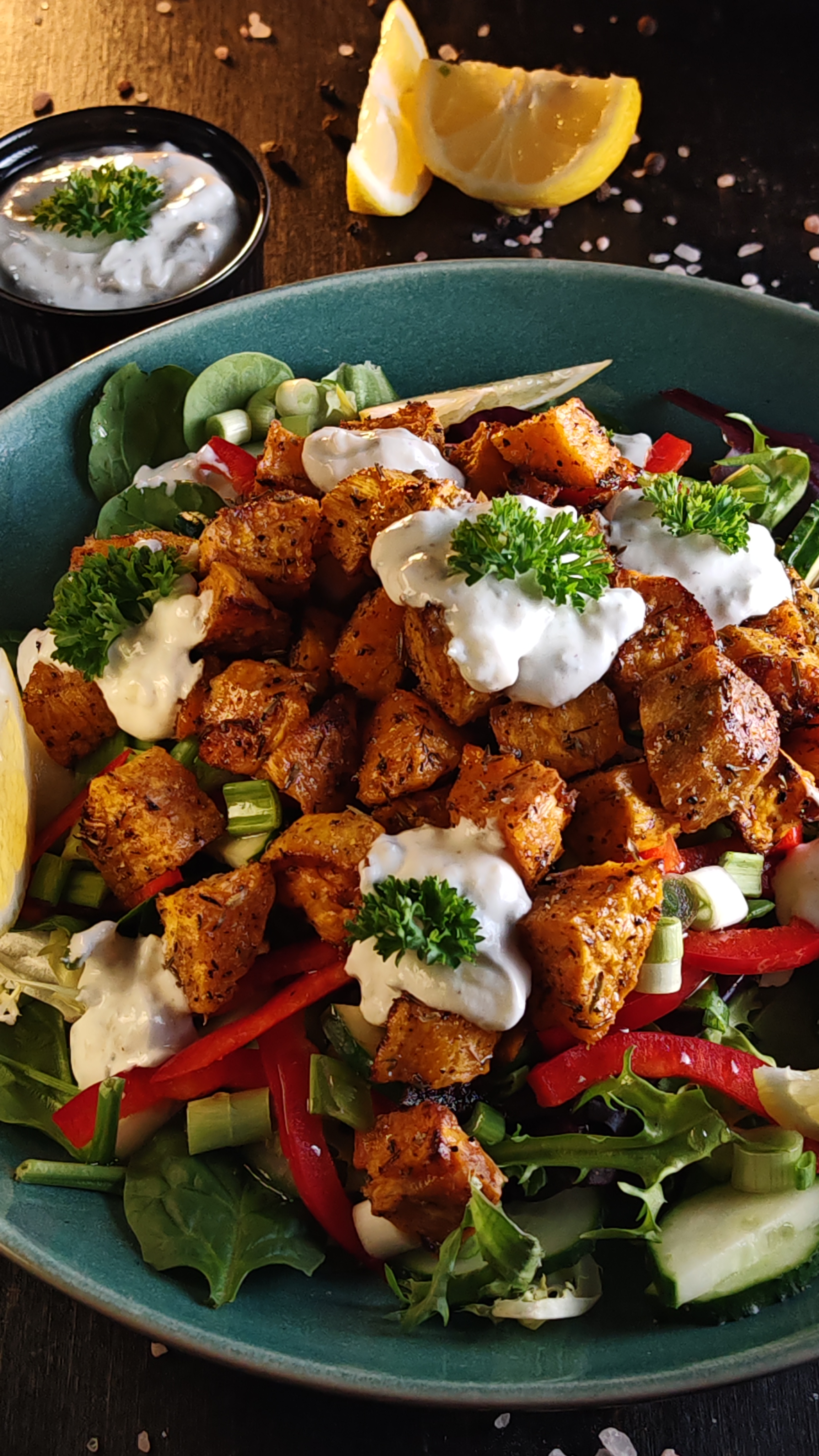 Salată cu cartofi dulci și gorgonzola - Rețeta ușoară și savuroasă