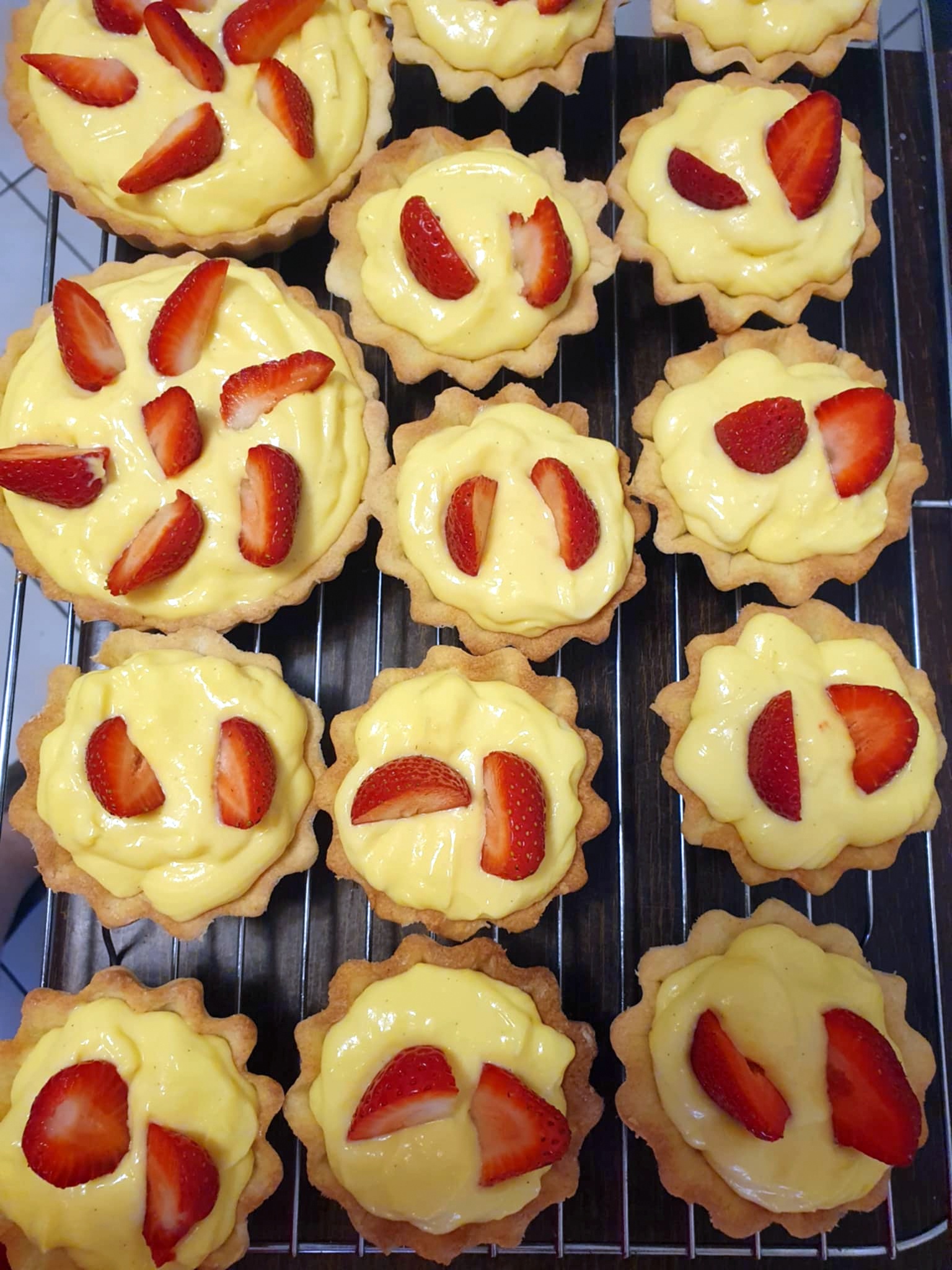 Mini tarte cu crema de vanilie si capsuni - Reteta delicioasa, fara zahar
