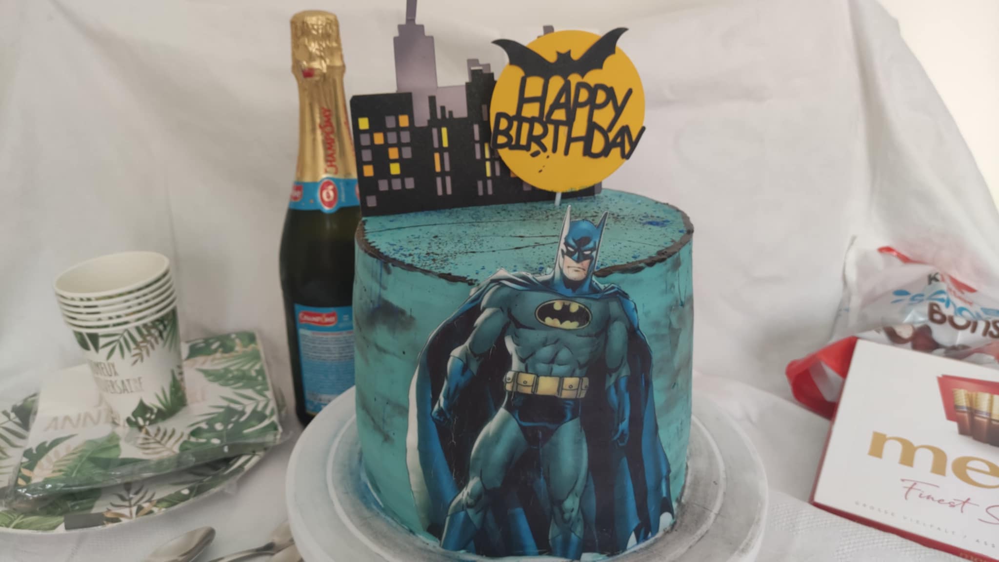 Tort cu lichior, cafea si jeleu de afine - Reteta delicioasa